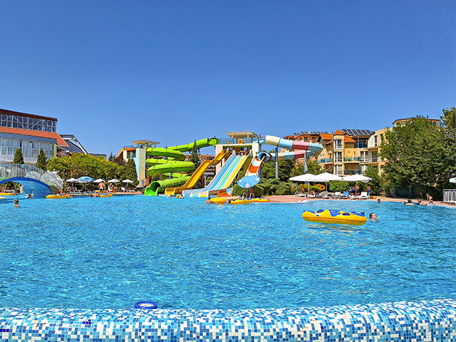 parc aquatique bulgarie été vacances ados