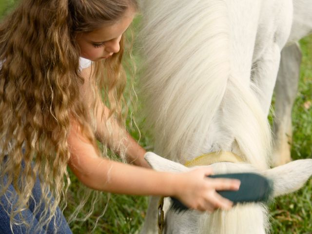 Jeune fille en colo cet été