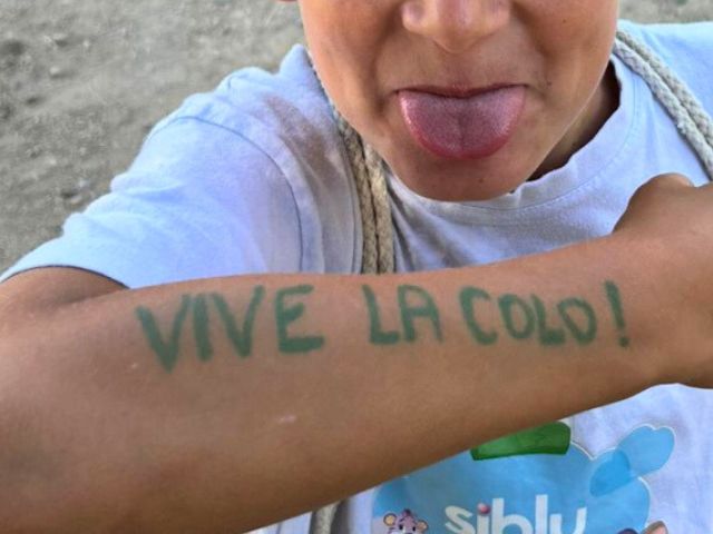 Jeune garçon en colo Equitation cet été