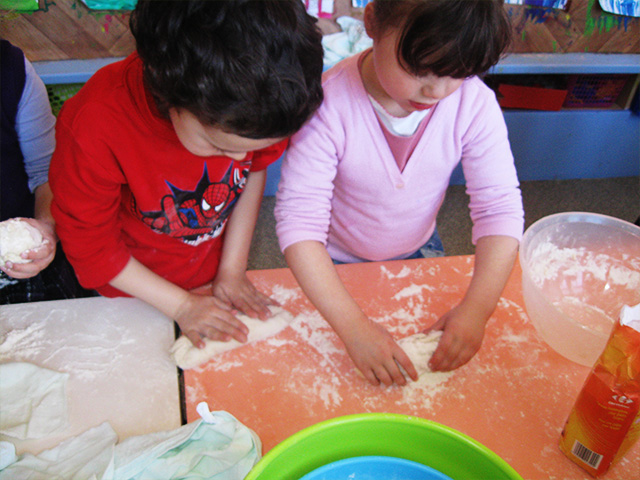 Cuisine pain enfants activité colonie de vacances été