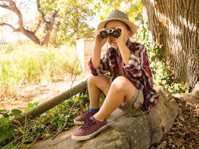 Observation de la nature et des animaux en colonie de vacances cet été dans le Vercors