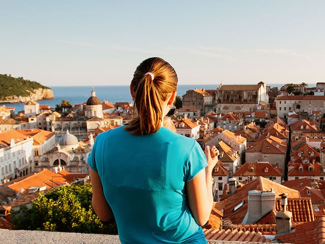 ado de dos devant paysage dubrovnik croatie