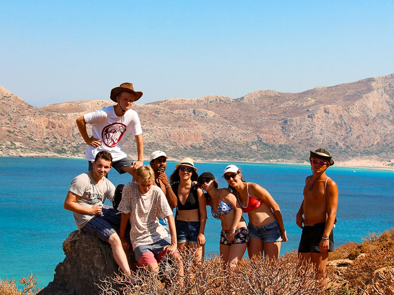 ados en vacances en itinérance en Grèce cet été