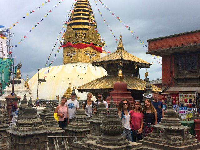 Temples en colo de vacances cet été au Népal 