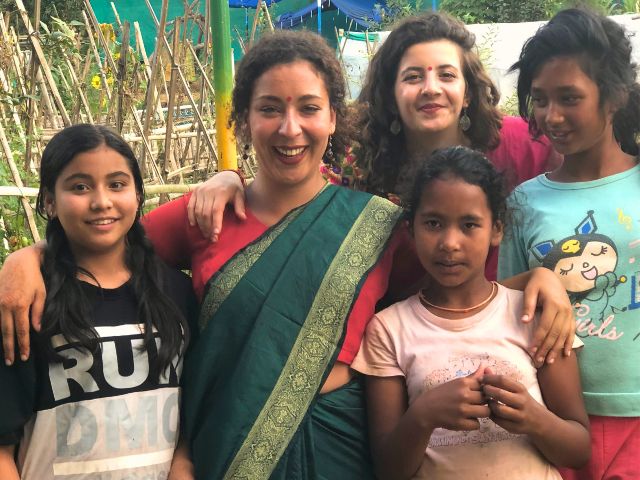 Groupe jeunes en colo de vacances au Nepal cet été