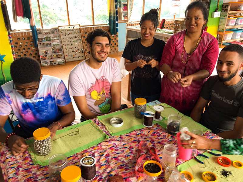 Atelier et moment de partage en colonie de vacances itinérante et solidaire cet été au Népal pour les 15-17 ans