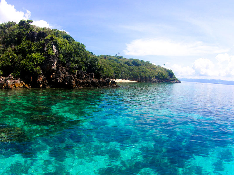 paysage plage bord de mer colonie de vacances aux philippines