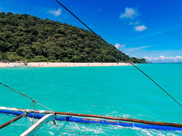 Eau cristalline philippines été voyage accompagné ados