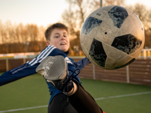 Session football en colonie de vacances multi activités cet été 