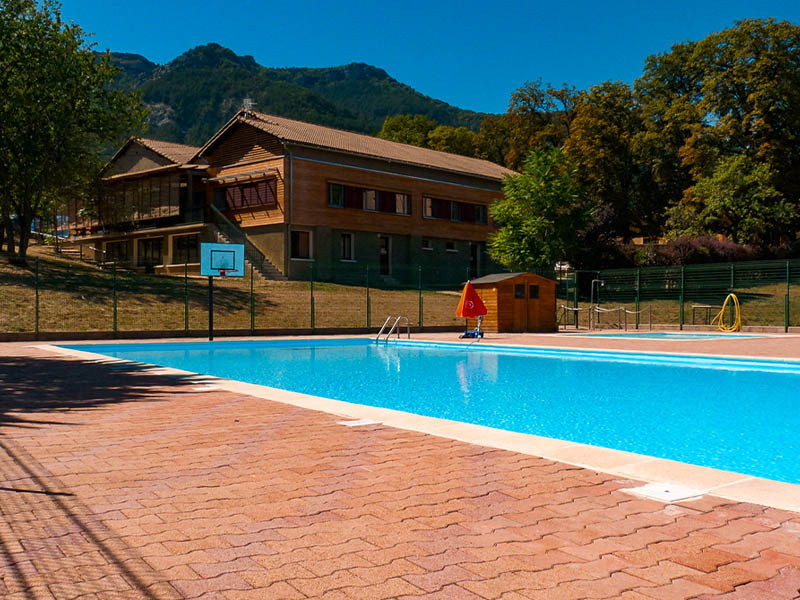 Centre de vacances multi sports à Die avec piscine
