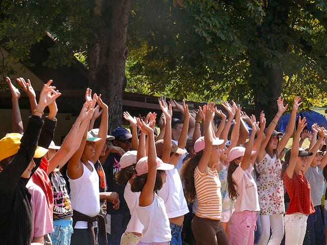 enfants activités manuelles colonie de vacances été