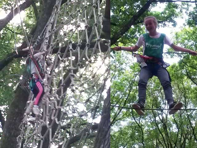 enfants faisant de l'accrobranche au parc défiplanet