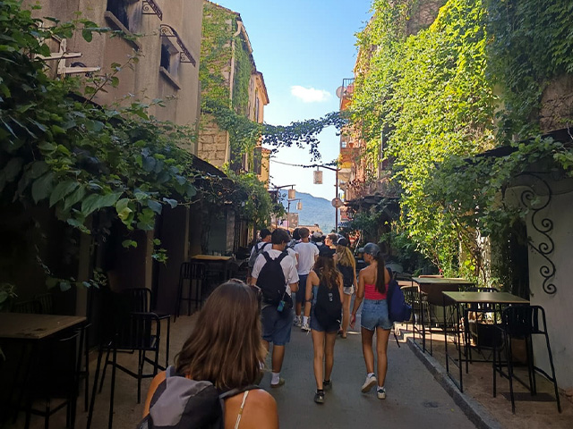 balade et visite des villes corses et de la sardaigne cet été