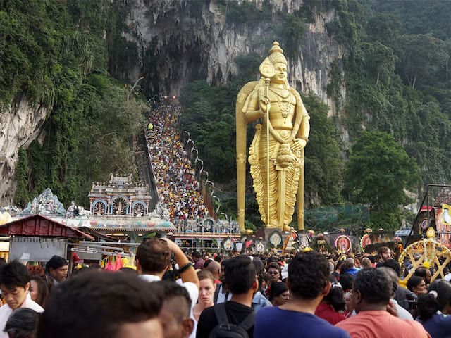 grottes de batu statue colonie de vacances ados singapour été