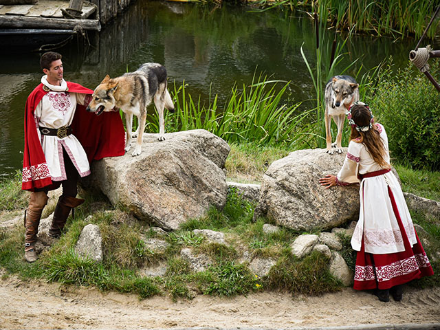 spectacle de vikings au parc à thème du puy du fou en vendée