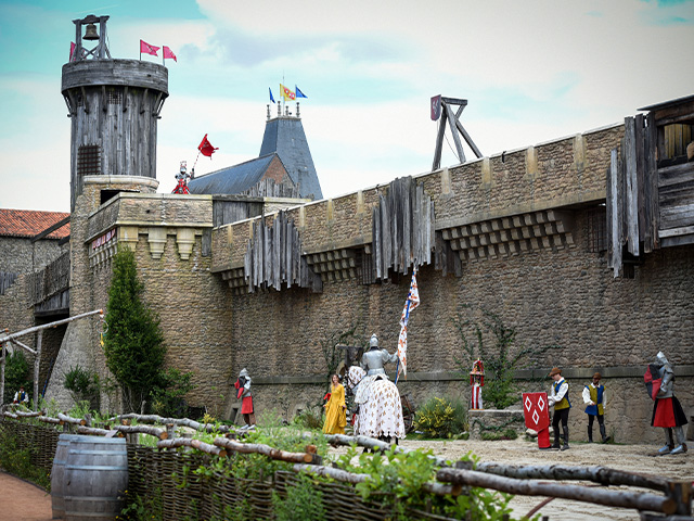 spectacle du puy du fou en Vendée colo enfants