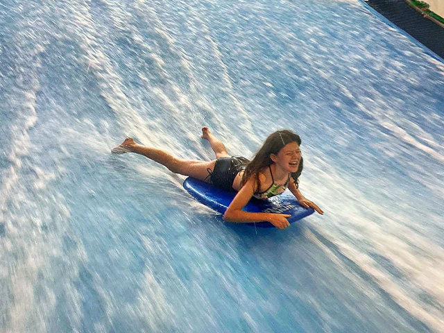 wakeboard activité nautique en colonie de vacances été