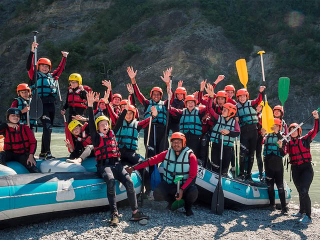 groupe enfant rafting colonie de vacances été pays basque