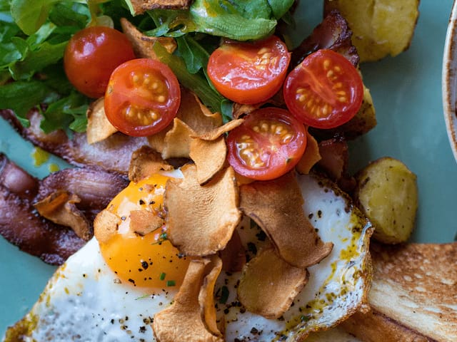 Breakfast anglais que les pré ados ont savouré en colonie de vacances cet été en Normandie