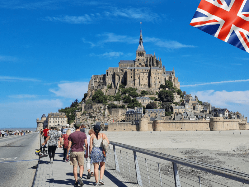 Visite du Mont Saint Michel en Anglais pour les jeunes en colonie de vacances en Normandie cet été