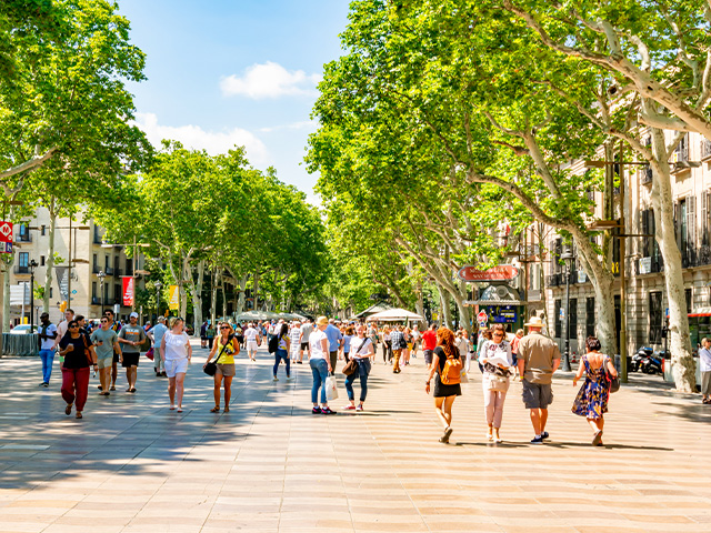 Rue à Barcelone cet été en colo