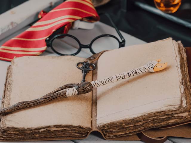 Accessoires Harry Potter en colo de vacances Magic Express cet été