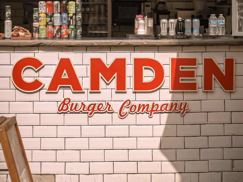 Shop de burgers à Camden à Londres où les jeunes se sont baladés durant leur colo de vacances en Angleterre
