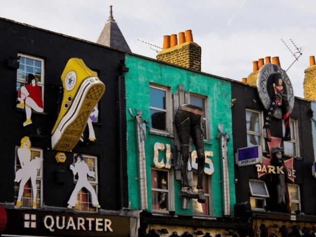 Quartier de Camden observé par les jeunes en colonie de vacances à Londres