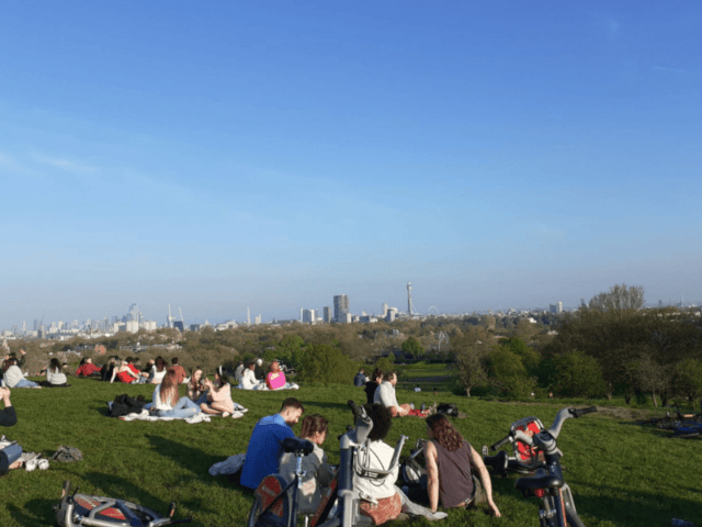 Temps de détente en colo de vacances à Londres cet été pour les ados