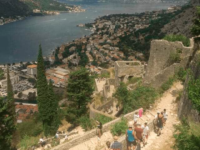 randonnée colonie de vacances ados montagne