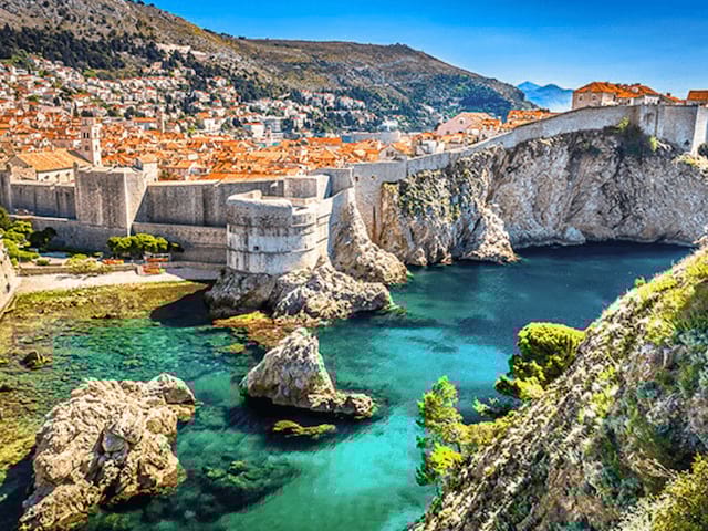 paysage colonie de vacances côte adriatique en été 