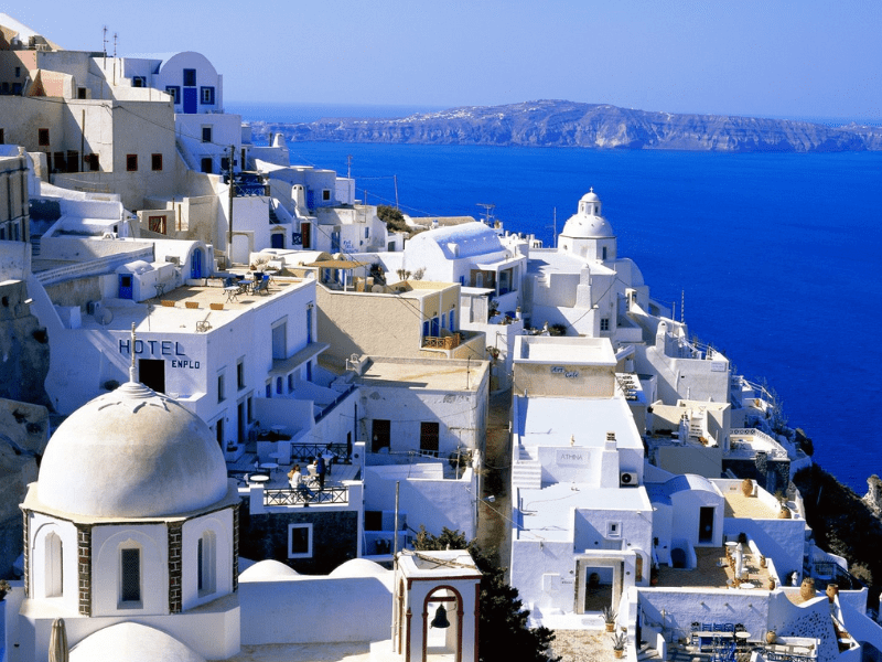 Belle vue en Grèce, à Santorin en colo de vacances cet été spéciale Ados