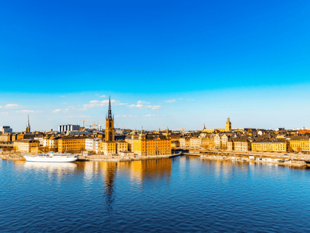 Gamla stan à stockholm en colonie de vacances cet été pour ados de 14 à 17 ans