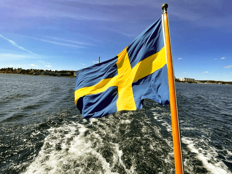 Excursion en bateau en colo de vacances itinérante en Suède spéciale Ados  