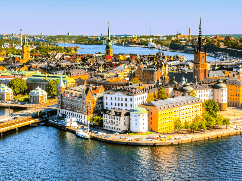 Vue panoramique en Suède en colo de vacances cet été  