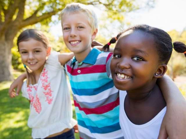 Groupe de jeunes en colo Codage cet été