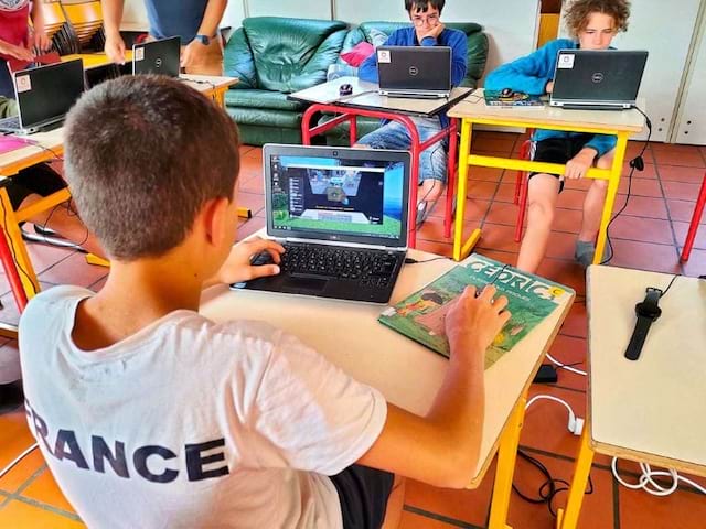 Codage informatique en colo de vacances cet été