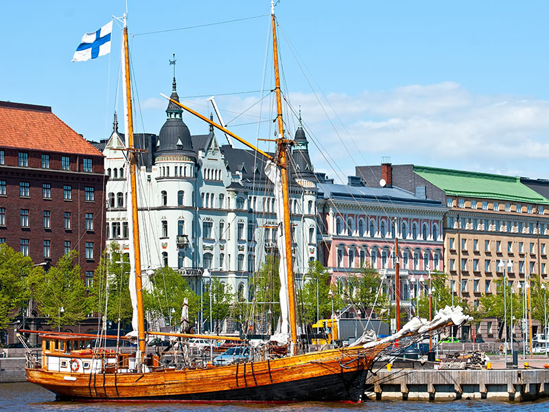 Paysage portuaire pris en photo lors d'une colonie de vacances en Finlande et Estonie