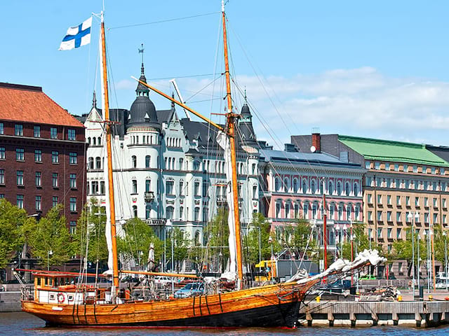 Paysage portuaire pris en photo lors d'une colonie de vacances en Finlande et Estonie