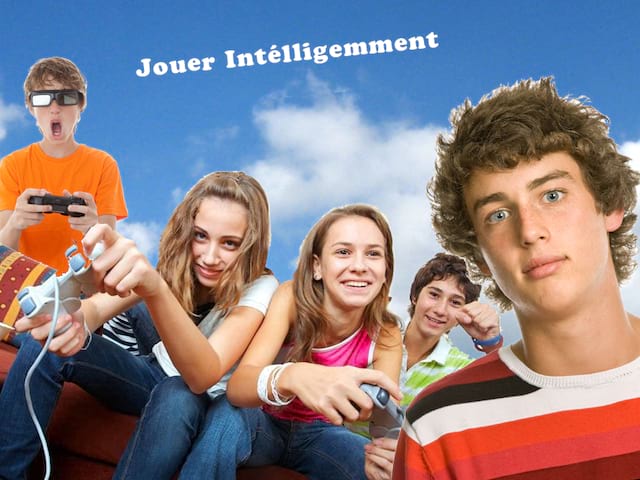 Adolescents jouant aux jeux vidéo