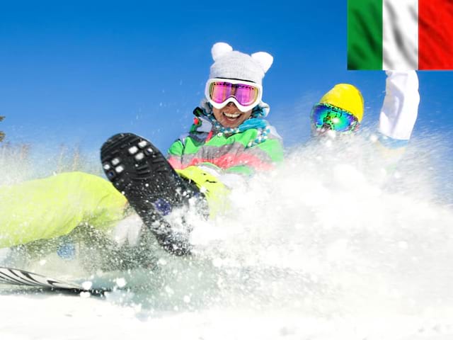 Adolescente en glissade à luge