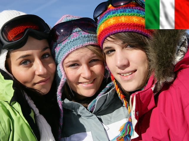 Portrait d'adolescentes sur les pistes de ski de Bardonecchia