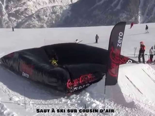 Saut en ski sur le big air à Courchevel