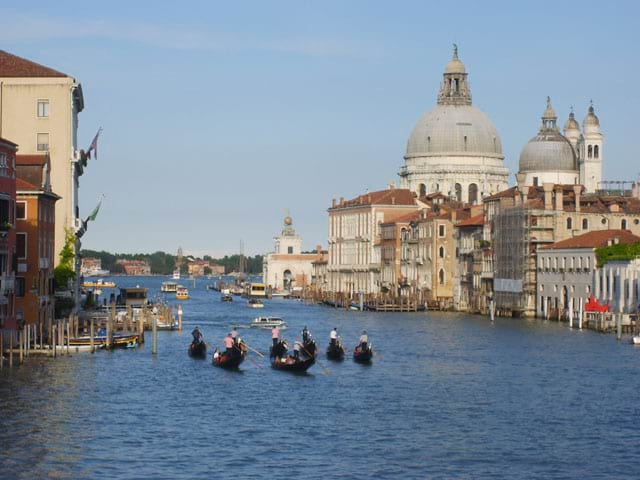 Vue sur Venise en colonie de vacances en hiver pour ados