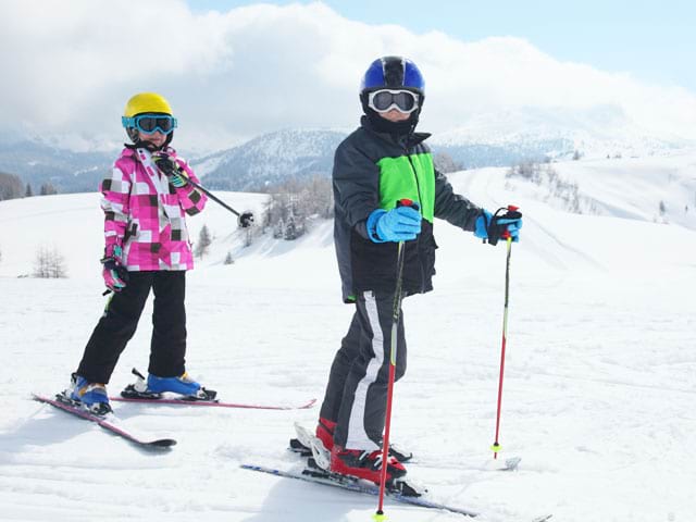 Ados en colonie de vacances au ski