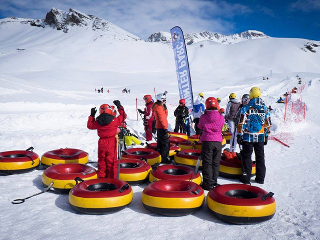 Winter parc bouée luge pour enfants et ados