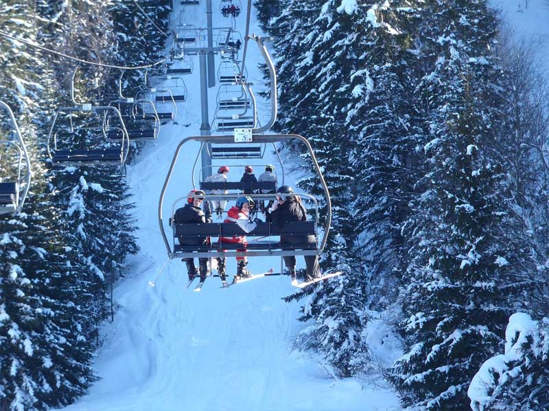 Télésiège pris en colo de vacances au ski cet hiver