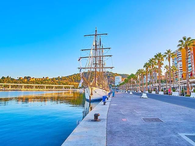 port de malaga colonie de vacances pour ados