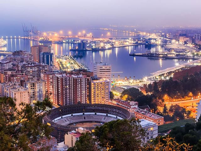 malaga vu du ciel de nuit espagne colonie de vacances