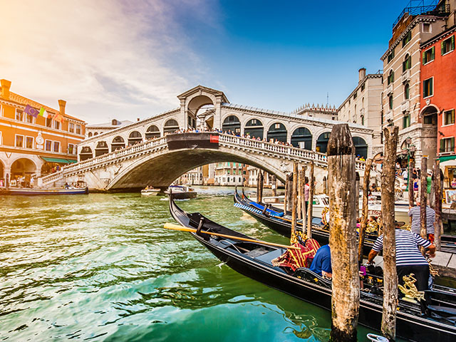 gondoles et pecheurs a venise voyage adolescents hiver 